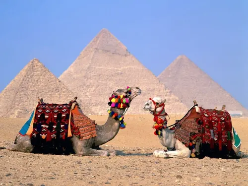 visit giza pyramids in your egypt tours