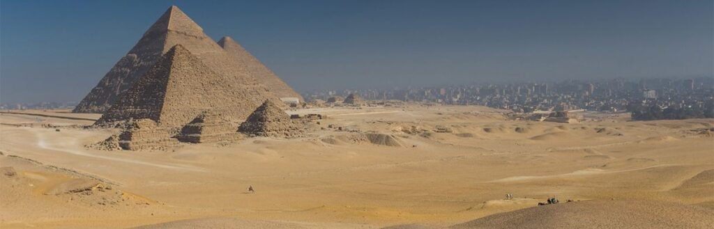 One Day to Pyramids of Giza and the Egyptian Museum